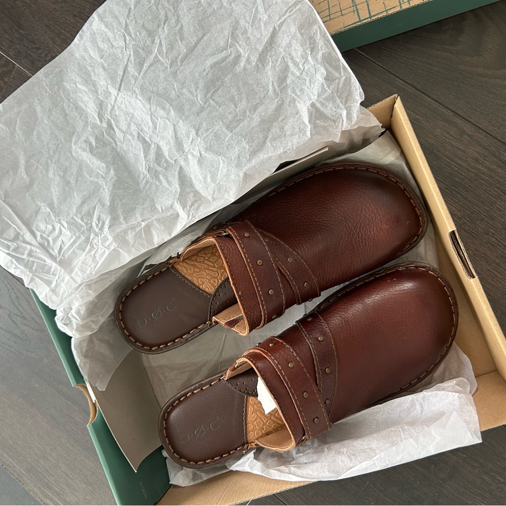 b.o.c. Women’s Leather Clogs fashionable & Comfortable with arch support